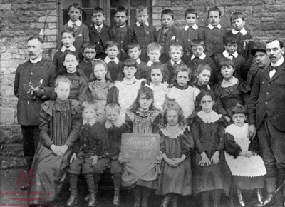 Llanwonno National School Class, 1900